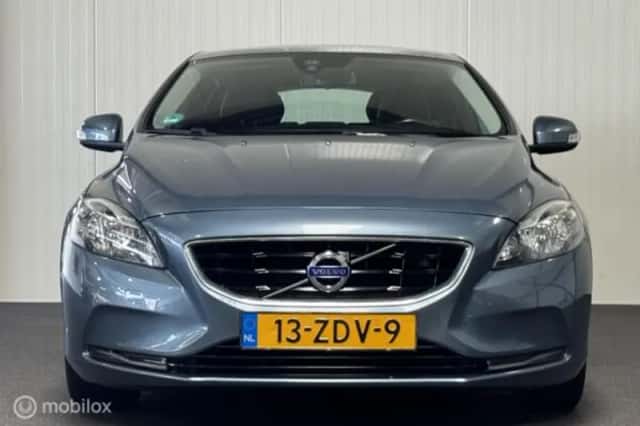 Volvo V40 (2012) thumbnail 4