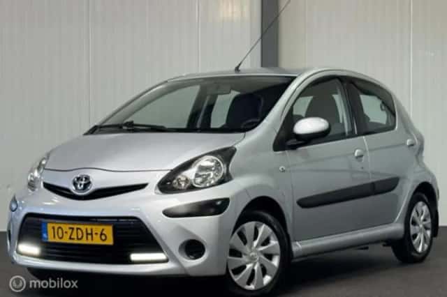 Toyota Aygo (2012) thumbnail 1