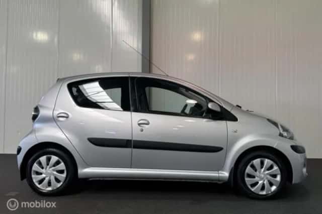 Toyota Aygo (2012) thumbnail 5