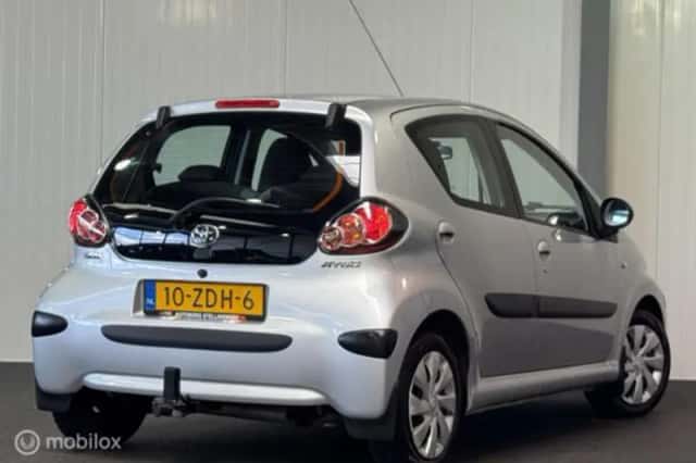 Toyota Aygo (2012) thumbnail 6