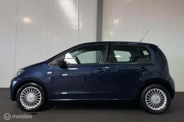 Volkswagen Up! (2013) thumbnail 3