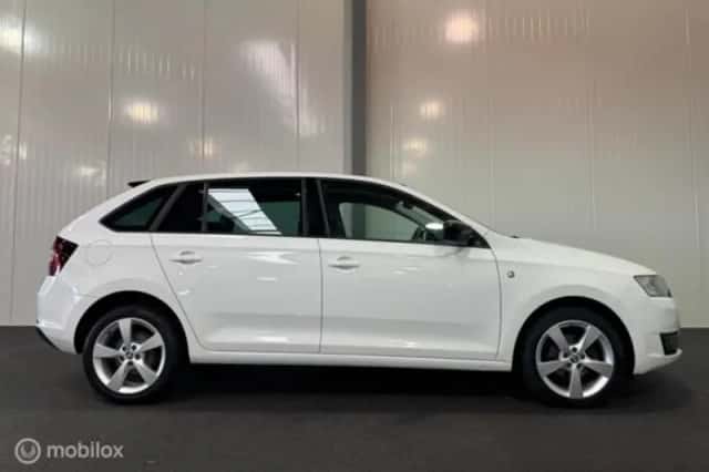 Škoda Rapid (2014) thumbnail 5