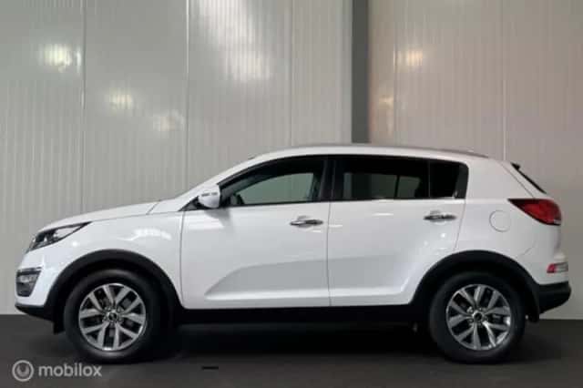 Kia Sportage (2019) thumbnail 3