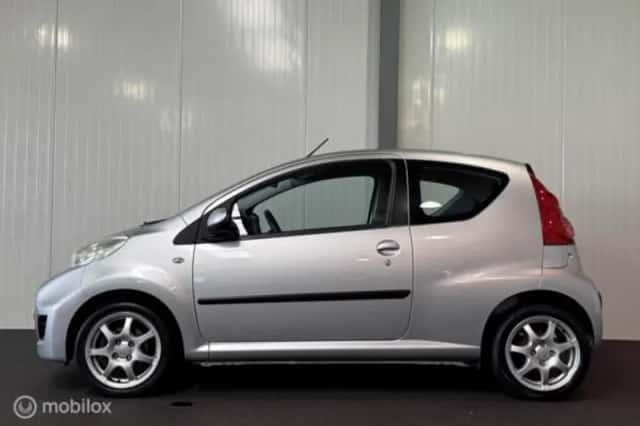 Peugeot 107 (2010) thumbnail 3