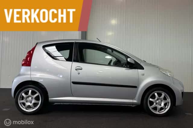 Peugeot 107 (2010) thumbnail 5