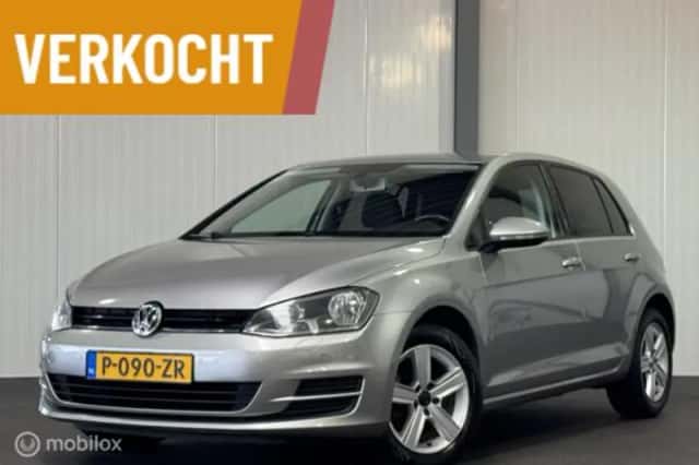 Volkswagen Golf (2022) thumbnail 1