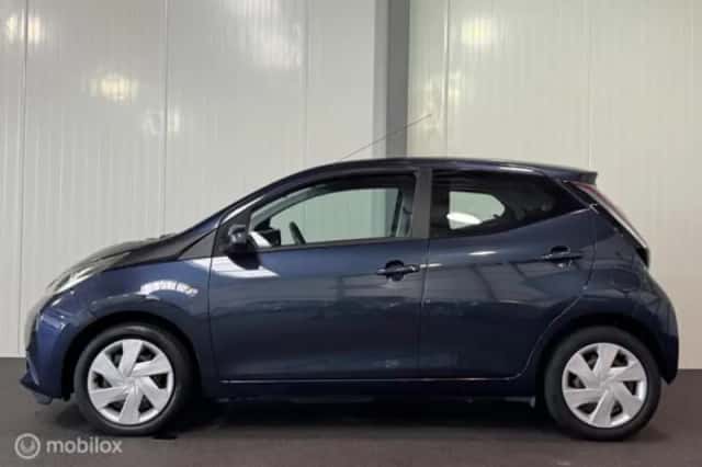 Toyota Aygo (2014) thumbnail 3
