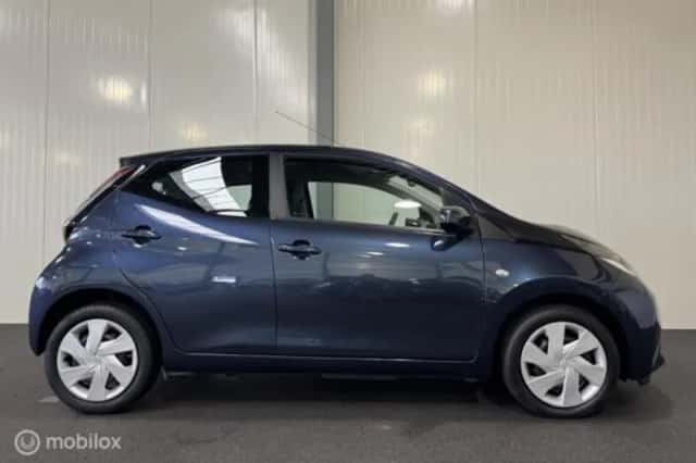 Toyota Aygo (2014) thumbnail 5