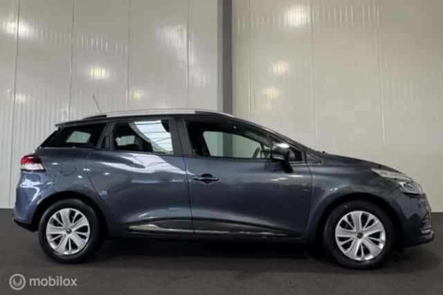 Renault Clio (2018) thumbnail 6