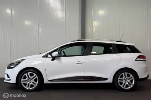 Renault Clio (2016) thumbnail 3