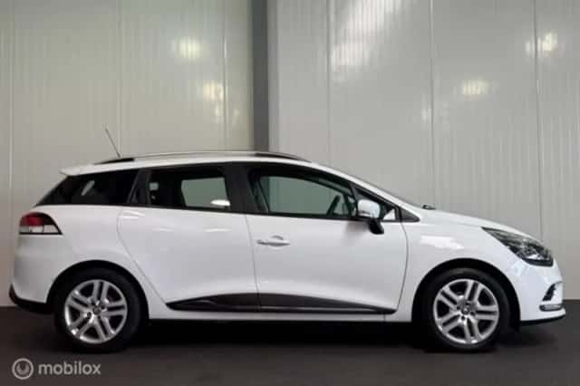 Renault Clio (2016) thumbnail 5