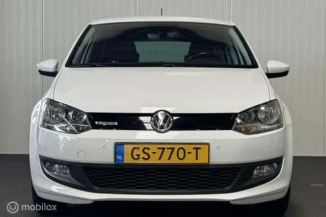Volkswagen Polo (2015) thumbnail 4