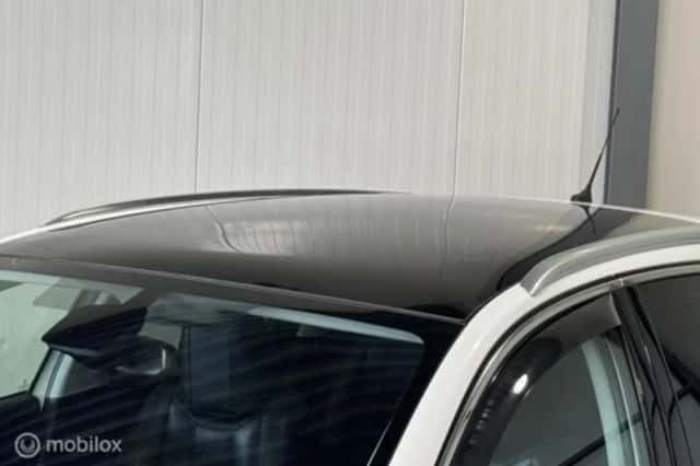 Peugeot 308 (2015) thumbnail 4