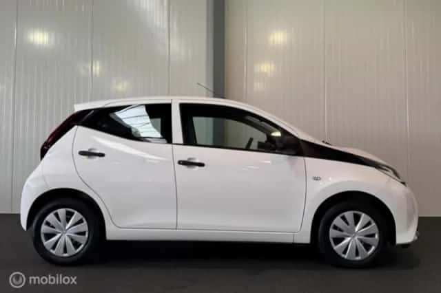 Toyota Aygo (2019) thumbnail 6