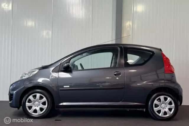 Peugeot 107 (2010) thumbnail 3