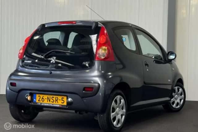 Peugeot 107 (2010) thumbnail 6