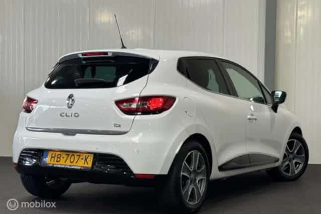 Renault Clio (2015) thumbnail 6
