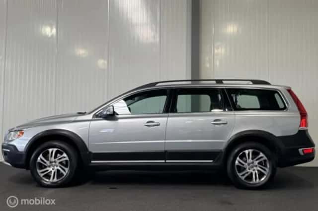 Volvo XC70 (2013) thumbnail 3