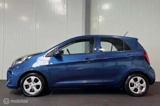 Kia Picanto (2017) thumbnail 3
