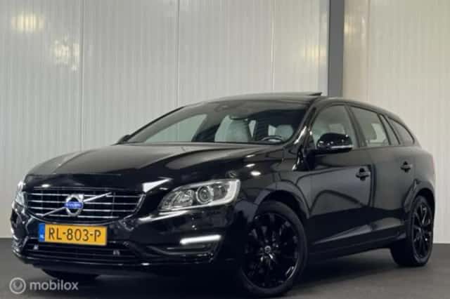 Volvo V60 (2018) thumbnail 1