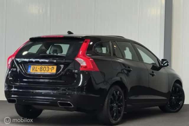 Volvo V60 (2018) thumbnail 6