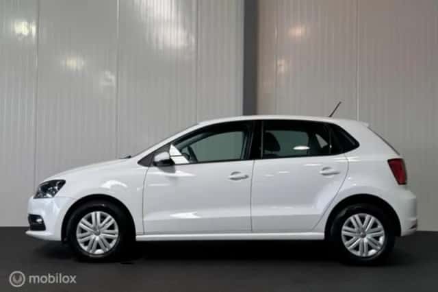 Volkswagen Polo (2016) thumbnail 3