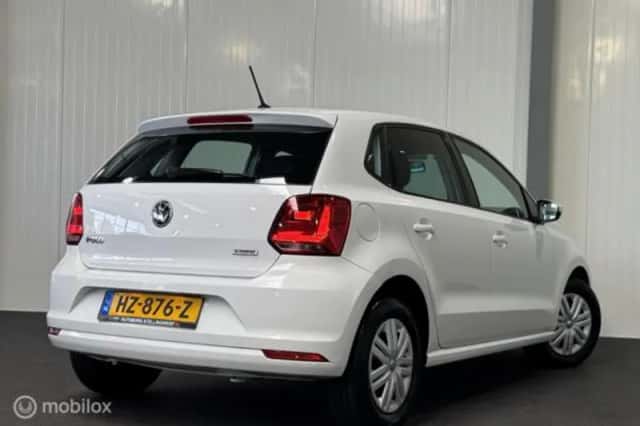 Volkswagen Polo (2016) thumbnail 6