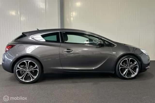 Opel Astra (2012) thumbnail 5