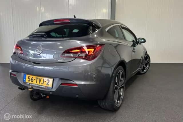 Opel Astra (2012) thumbnail 6
