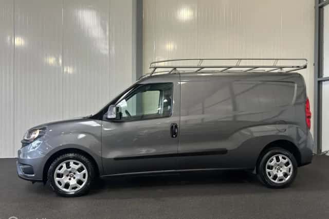 Fiat Doblo (2021) thumbnail 2