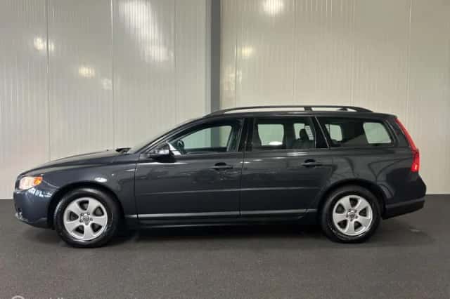 Volvo V70 (2009) thumbnail 2