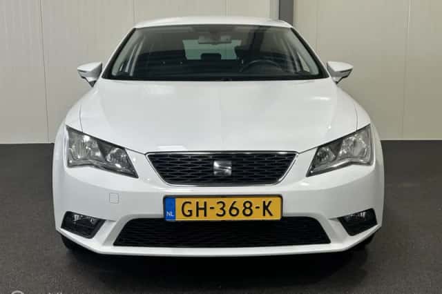 SEAT Leon (2015) thumbnail 3