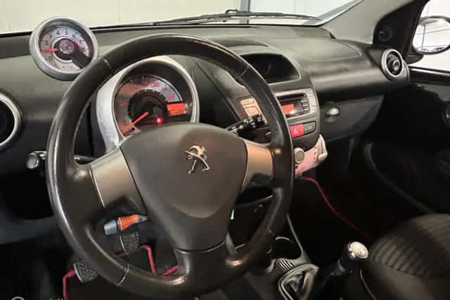 Peugeot 107 (2013) thumbnail 6