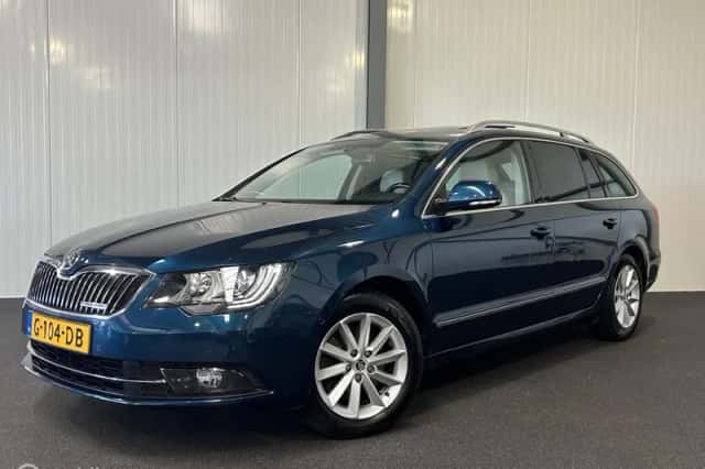 Škoda Superb (2015) thumbnail 1