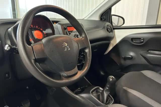 Peugeot 108 (2015) thumbnail 6
