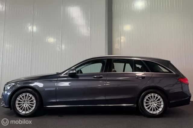 Mercedes-Benz C-Klasse (2015) thumbnail 3