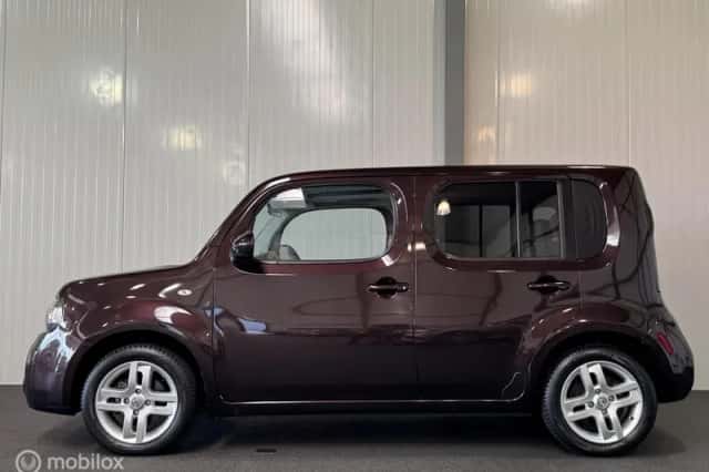 Nissan Cube (2010) thumbnail 3