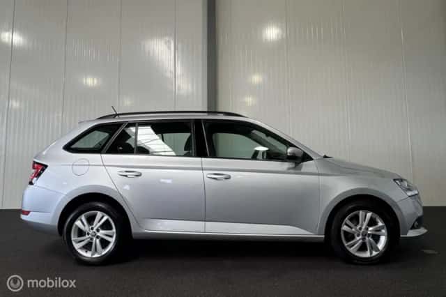 Škoda Fabia (2022) thumbnail 5