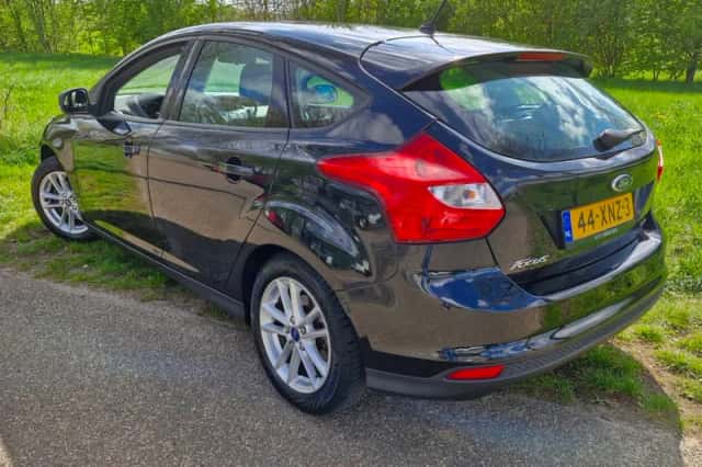 Ford Focus (2012) thumbnail 4