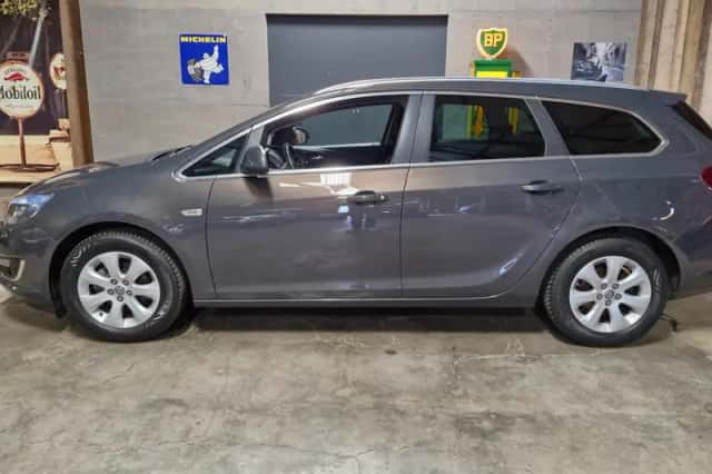 Opel Astra (2016) thumbnail 3
