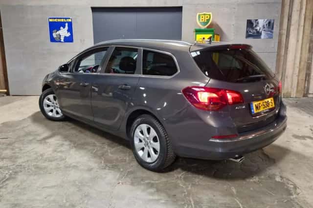 Opel Astra (2016) thumbnail 4