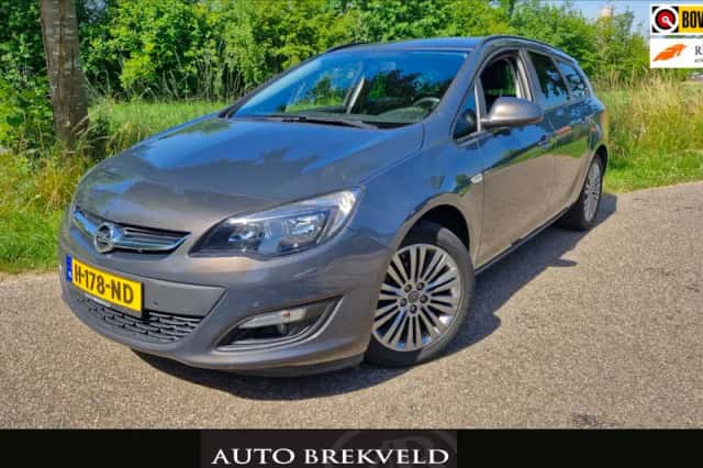 Opel Astra (2014) thumbnail 2