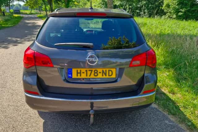 Opel Astra (2014) thumbnail 5