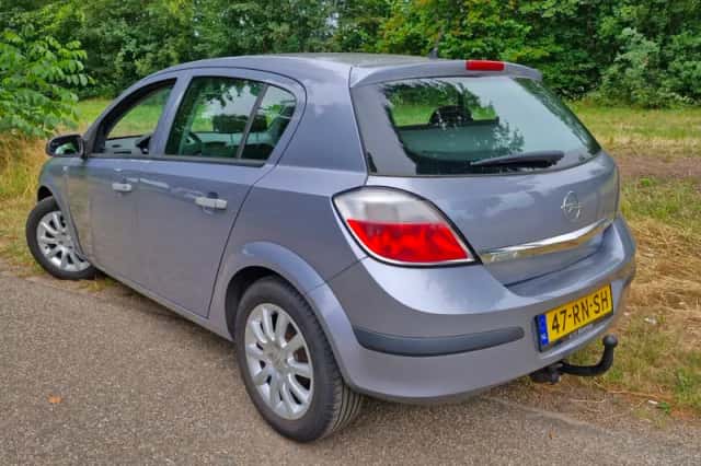 Opel Astra (2005) thumbnail 4