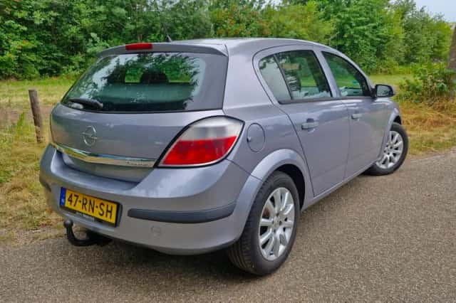 Opel Astra (2005) thumbnail 6