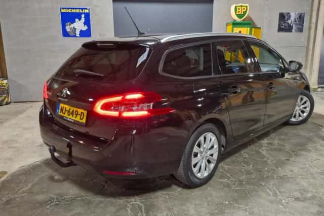 Peugeot 308 (2017) thumbnail 6
