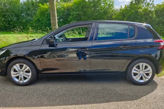 Peugeot 308 (2014) thumbnail 3