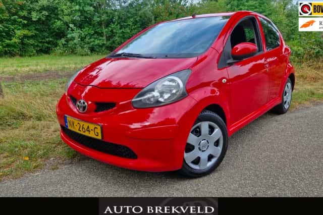 Toyota Aygo (2007) thumbnail 2