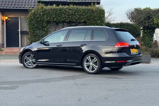 Volkswagen Golf (2020) thumbnail 5