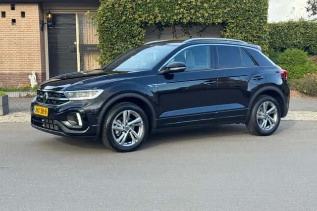Volkswagen T-Roc (2025) thumbnail 1
